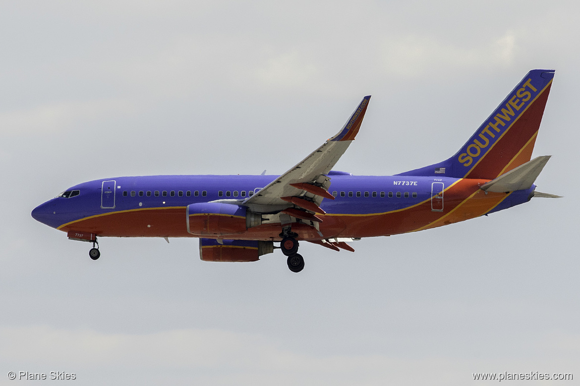 Southwest Airlines Boeing 737-700 N7737E at McCarran International Airport (KLAS/LAS)