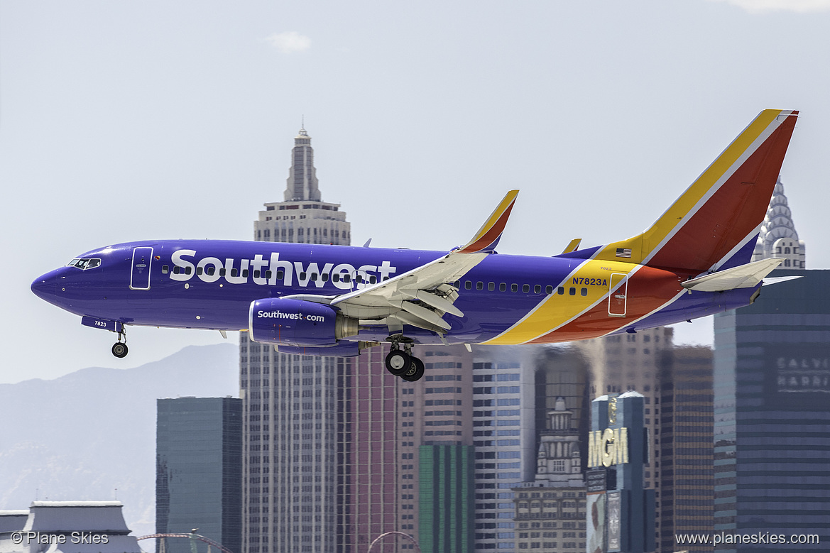 Southwest Airlines Boeing 737-700 N7823A at McCarran International Airport (KLAS/LAS)