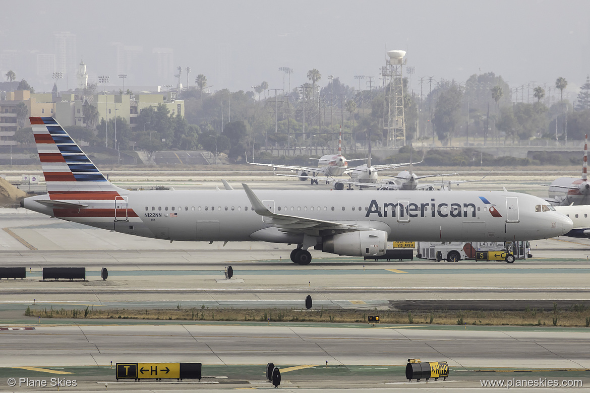 American Airlines Airbus A321-200 N122NN at Los Angeles International Airport (KLAX/LAX)