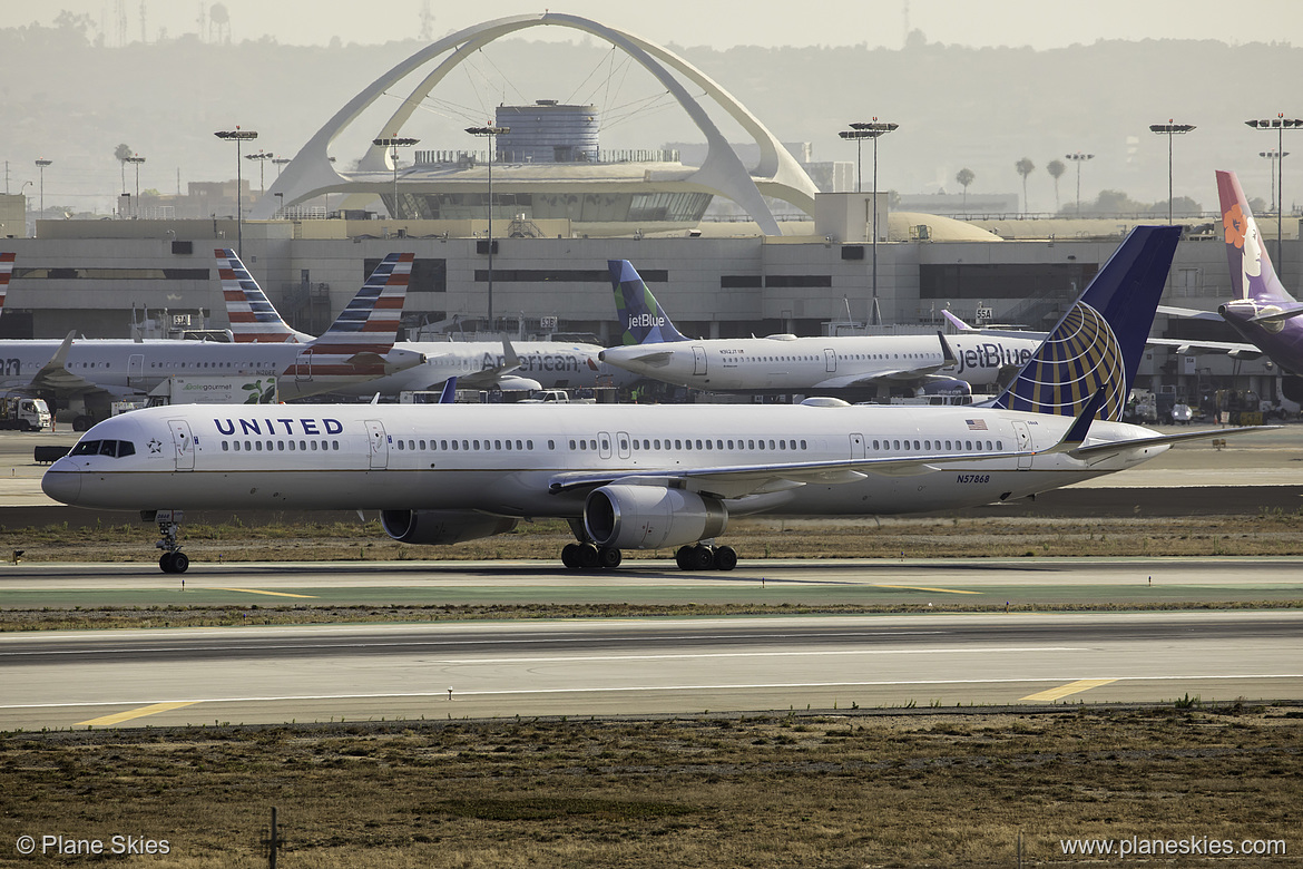 United Airlines Boeing 757-300 N57868 at Los Angeles International Airport (KLAX/LAX)