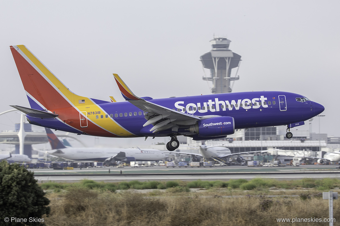 Southwest Airlines Boeing 737-700 N7831B at Los Angeles International Airport (KLAX/LAX)