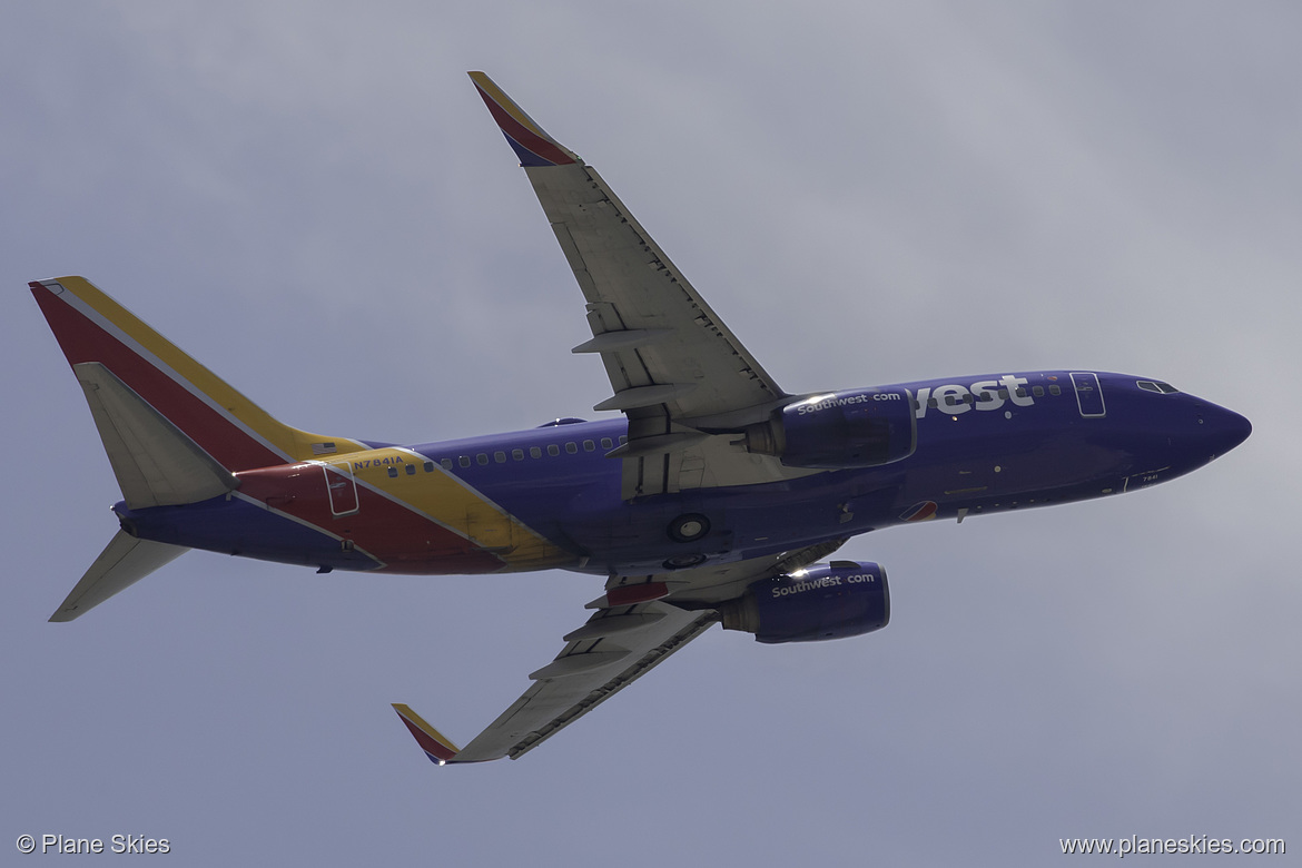 Southwest Airlines Boeing 737-700 N7841A at Los Angeles International Airport (KLAX/LAX)