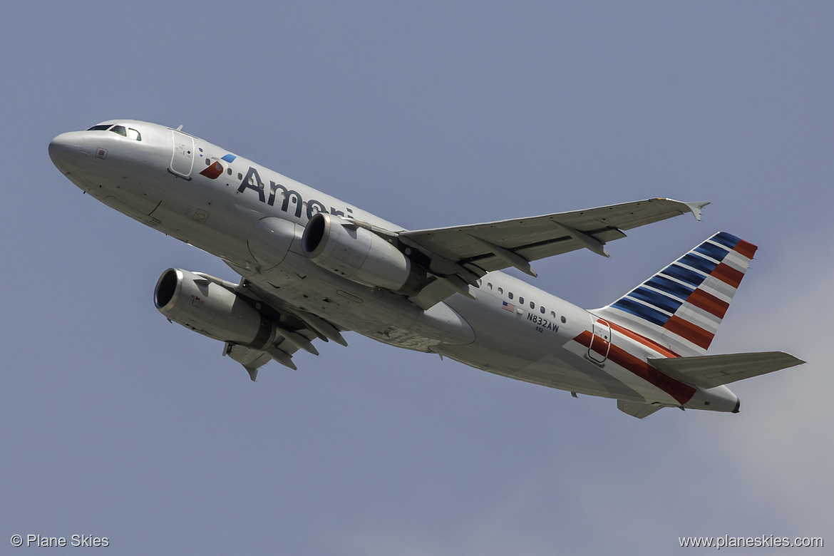 American Airlines Airbus A319-100 N832AW at Los Angeles International Airport (KLAX/LAX)