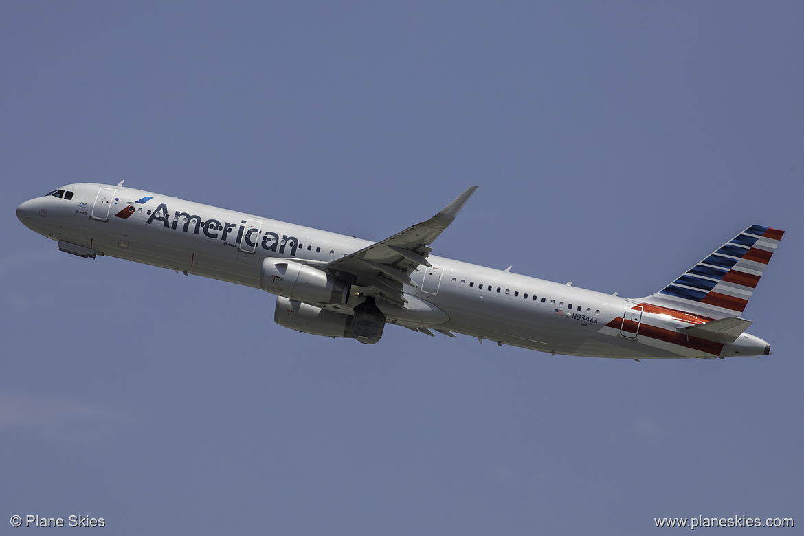 American Airlines Airbus A321-200 N934AA at Los Angeles International Airport (KLAX/LAX)