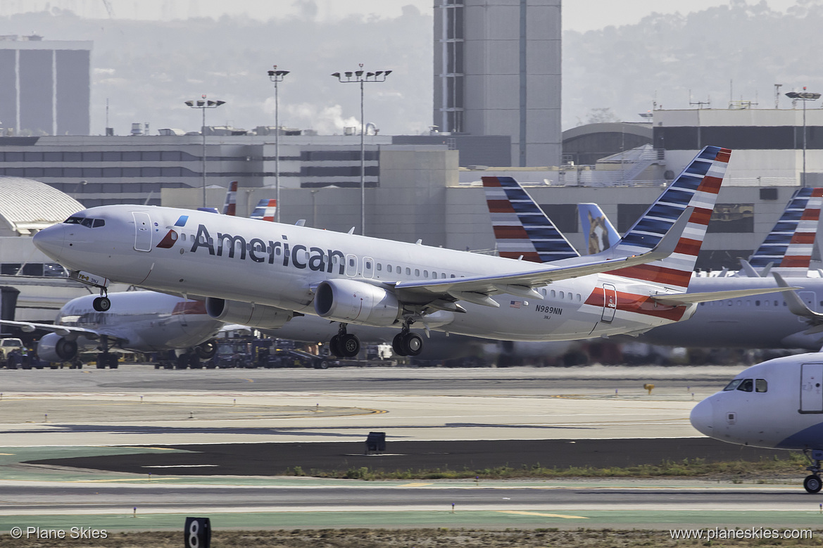 American Airlines Boeing 737-800 N989NN at Los Angeles International Airport (KLAX/LAX)