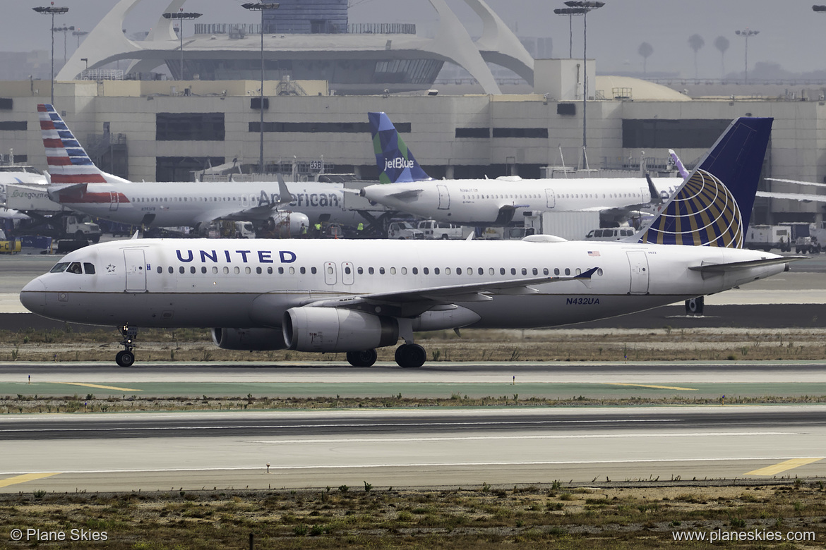 United Airlines Airbus A320-200 N432UA at Los Angeles International Airport (KLAX/LAX)