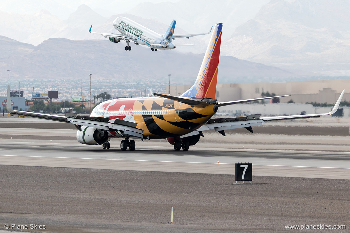 Southwest Airlines Boeing 737-700 N214WN at McCarran International Airport (KLAS/LAS)