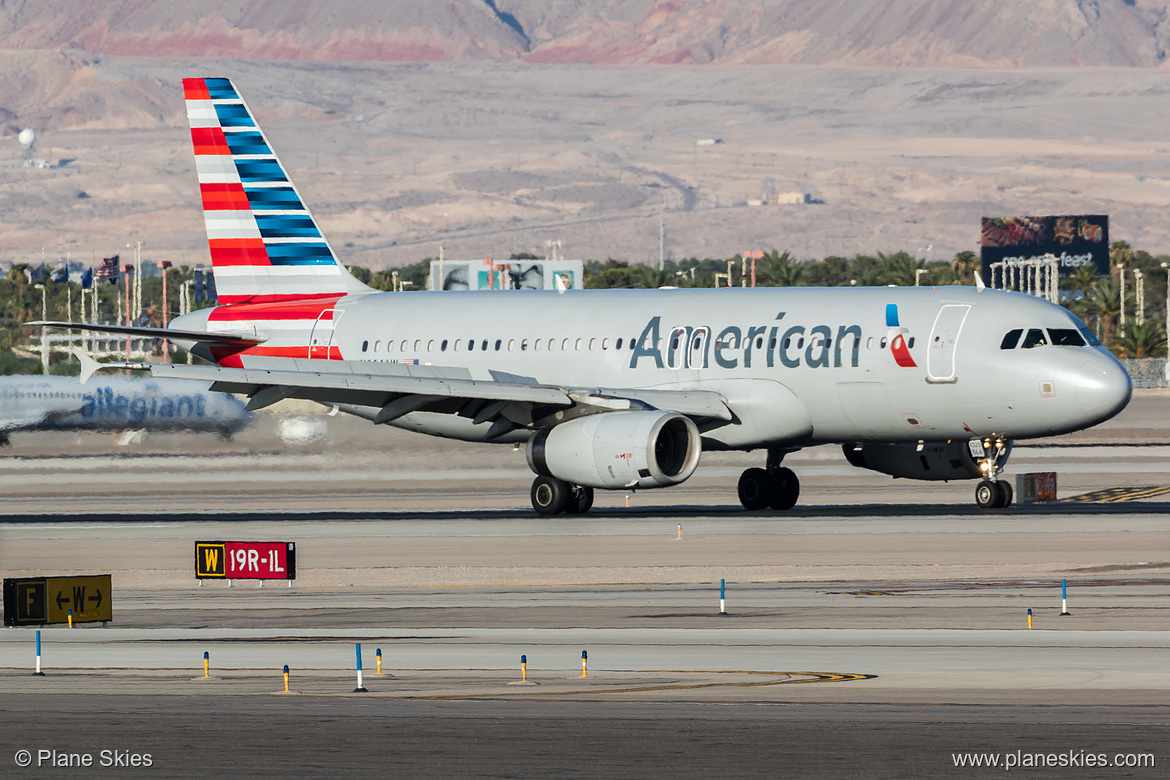 American Airlines Airbus A320-200 N664AW at McCarran International Airport (KLAS/LAS)