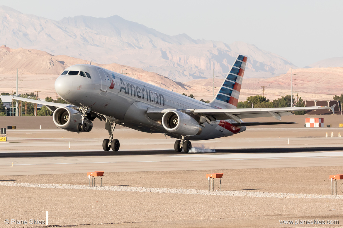 American Airlines Airbus A320-200 N664AW at McCarran International Airport (KLAS/LAS)