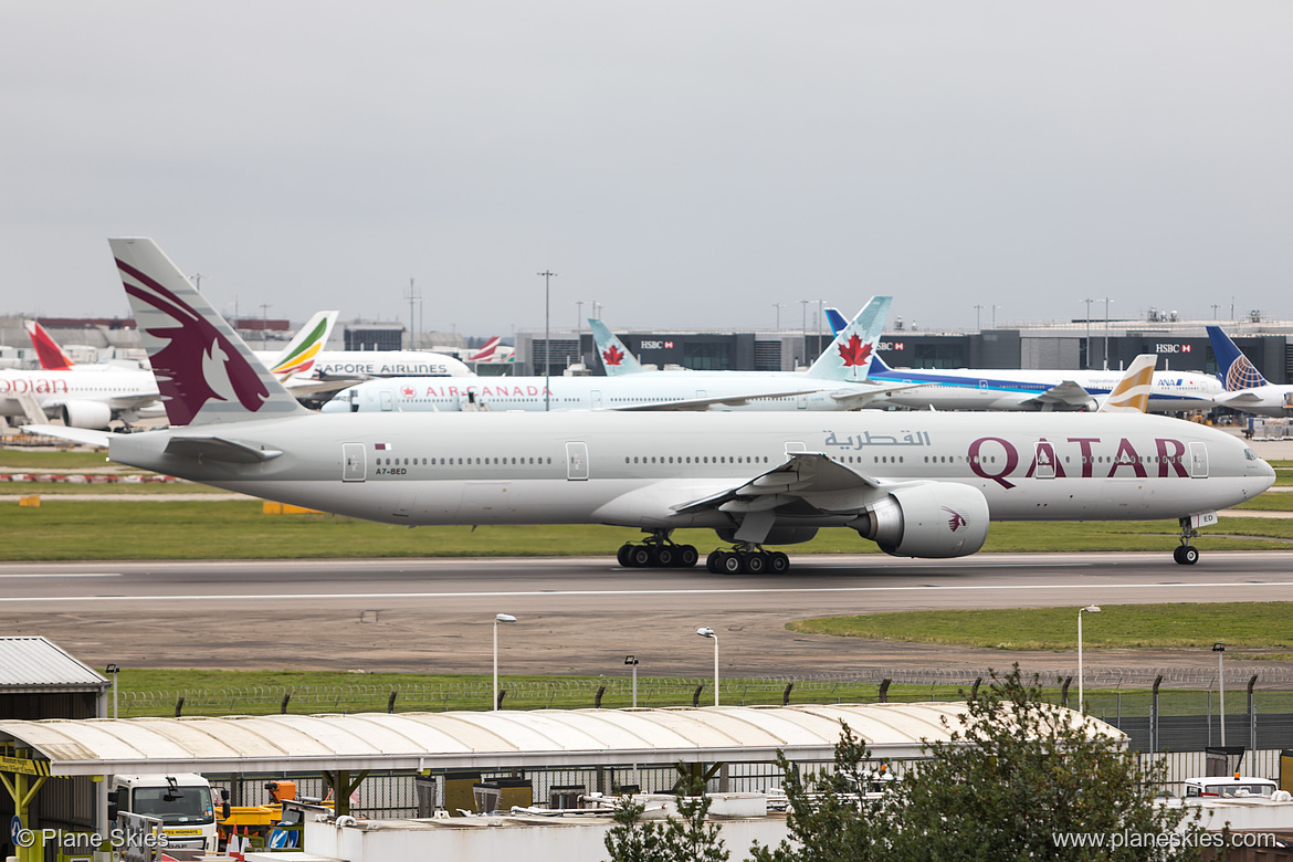 Qatar Airways Boeing 777-300ER A7-BED at London Heathrow Airport (EGLL/LHR)