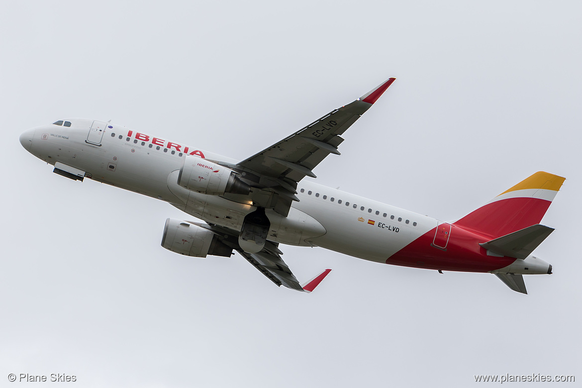 Iberia Airbus A320-200 EC-LVD at London Heathrow Airport (EGLL/LHR)