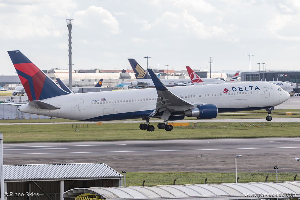 Delta Air Lines Boeing 767-300ER N197DN at London Heathrow Airport (EGLL/LHR)