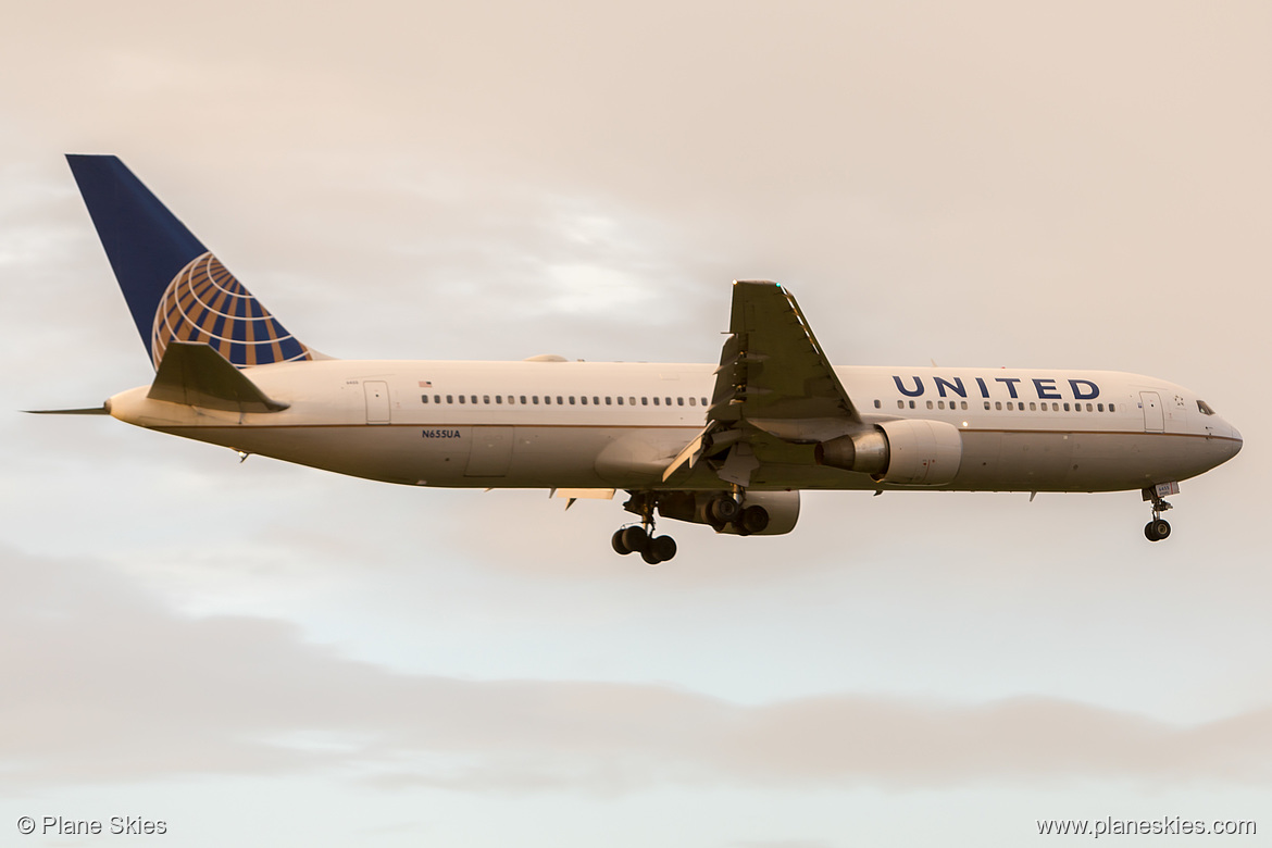 United Airlines Boeing 767-300ER N655UA at London Heathrow Airport (EGLL/LHR)