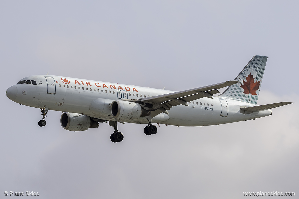 Air Canada Airbus A320-200 C-FGYS at Los Angeles International Airport (KLAX/LAX)