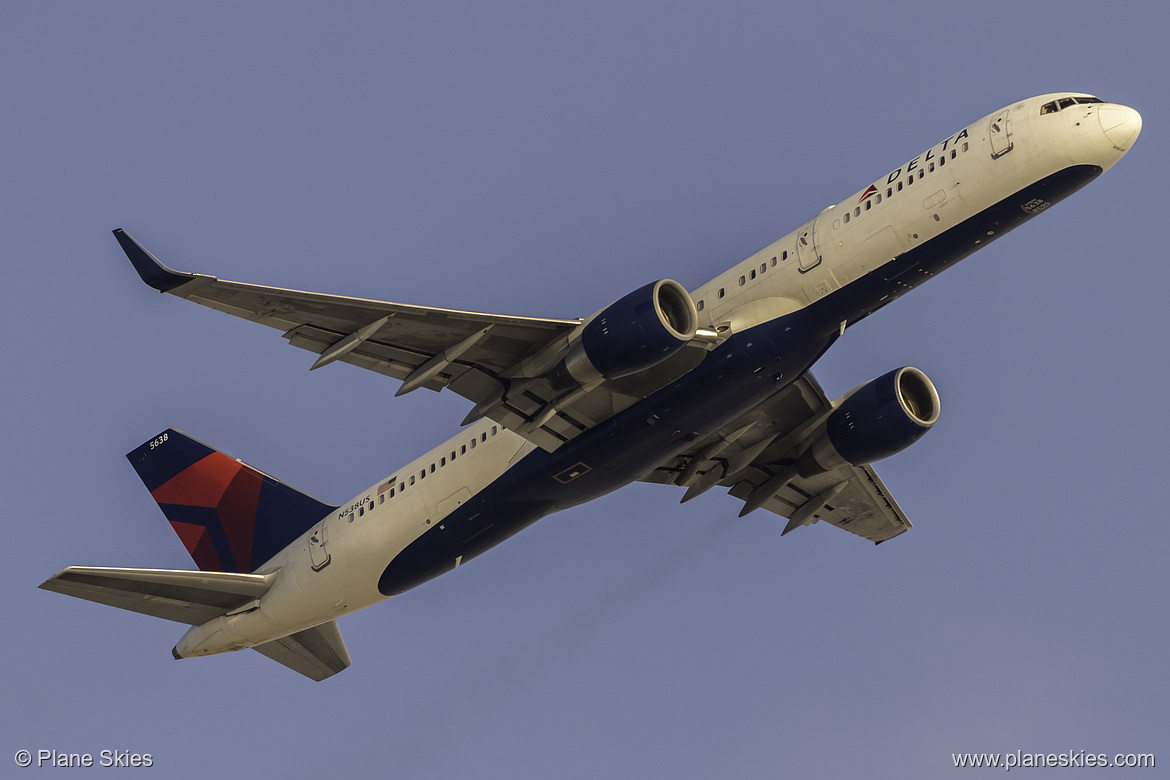 Delta Air Lines Boeing 757-200 N538US at Los Angeles International Airport (KLAX/LAX)