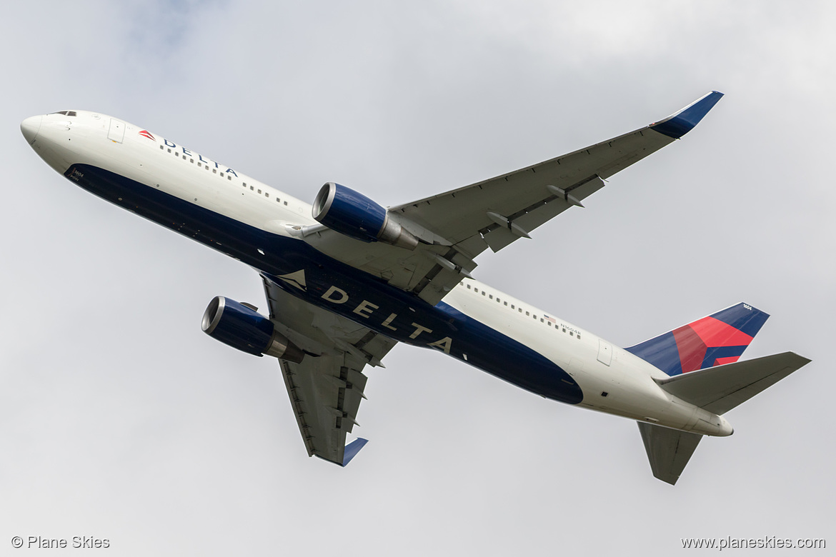 Delta Air Lines Boeing 767-300ER N1604R at London Heathrow Airport (EGLL/LHR)