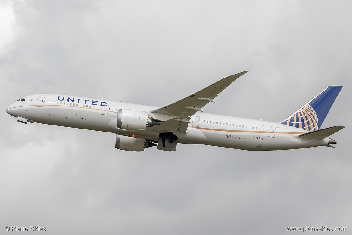 United Airlines Boeing 787-9 N35953 at London Heathrow Airport (EGLL/LHR)