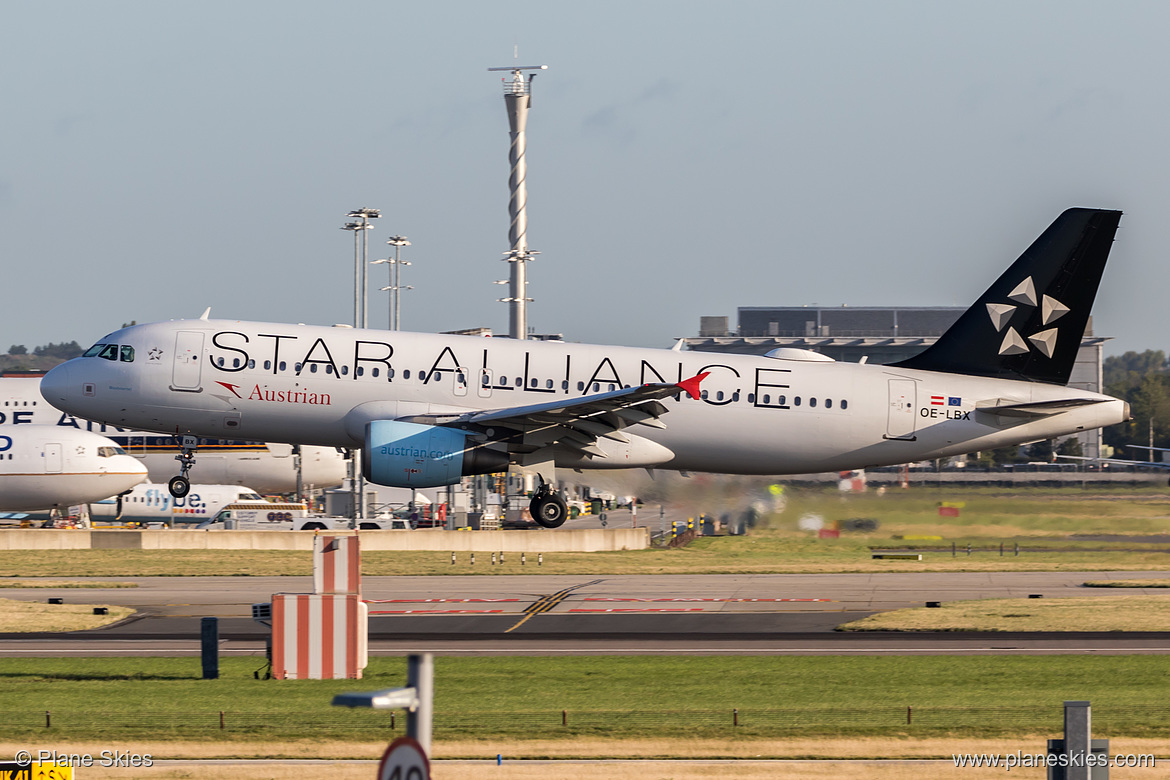 Austrian Airlines Airbus A320-200 OE-LBX at London Heathrow Airport (EGLL/LHR)