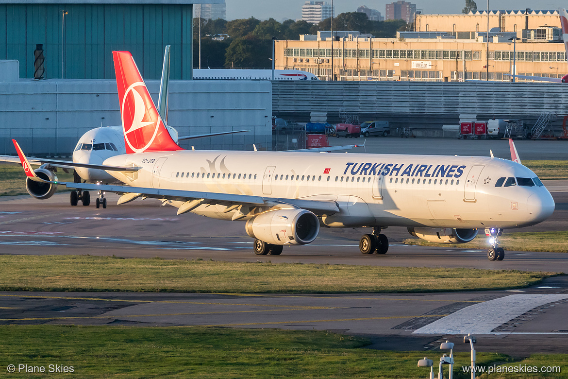 Turkish Airlines Airbus A321-200 TC-JTO at London Heathrow Airport (EGLL/LHR)