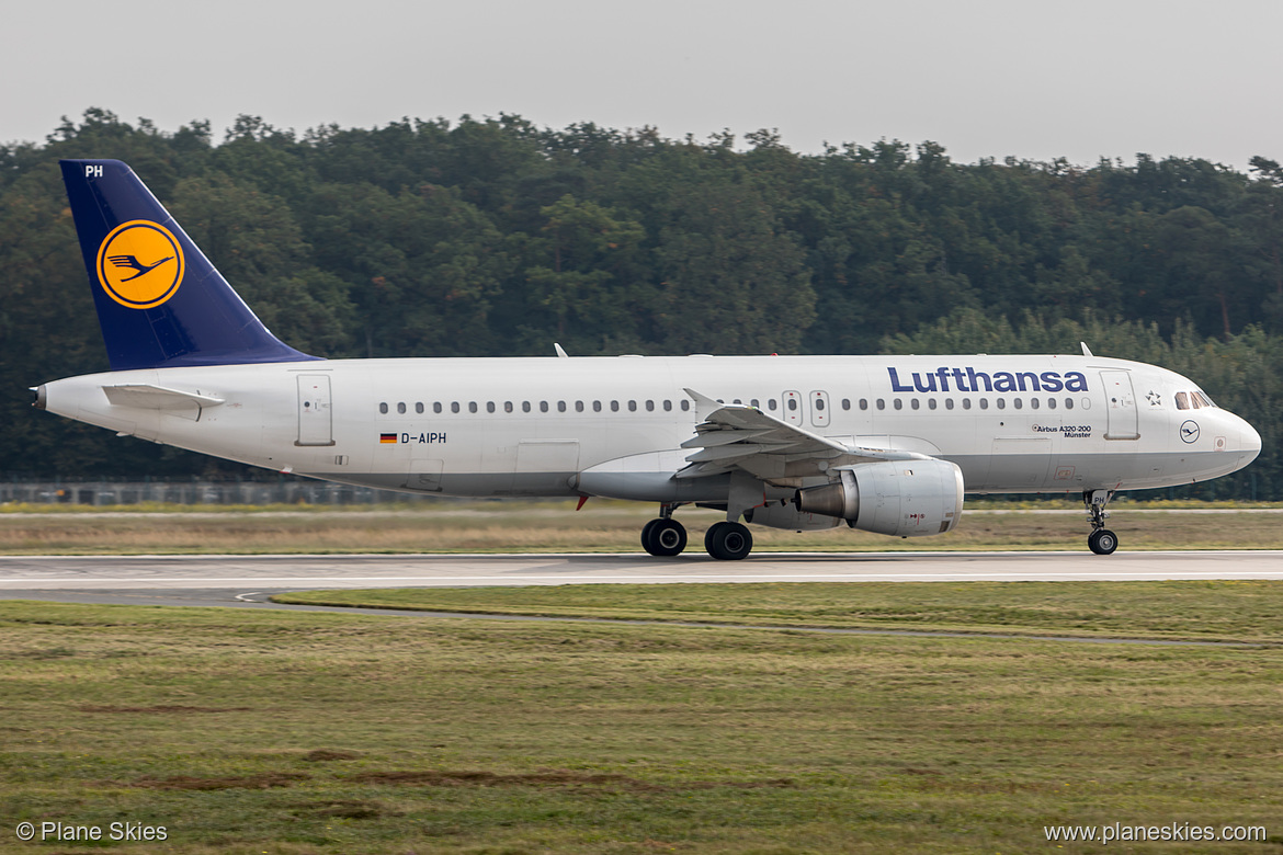 Lufthansa Airbus A320-200 D-AIPH at Frankfurt am Main International Airport (EDDF/FRA)