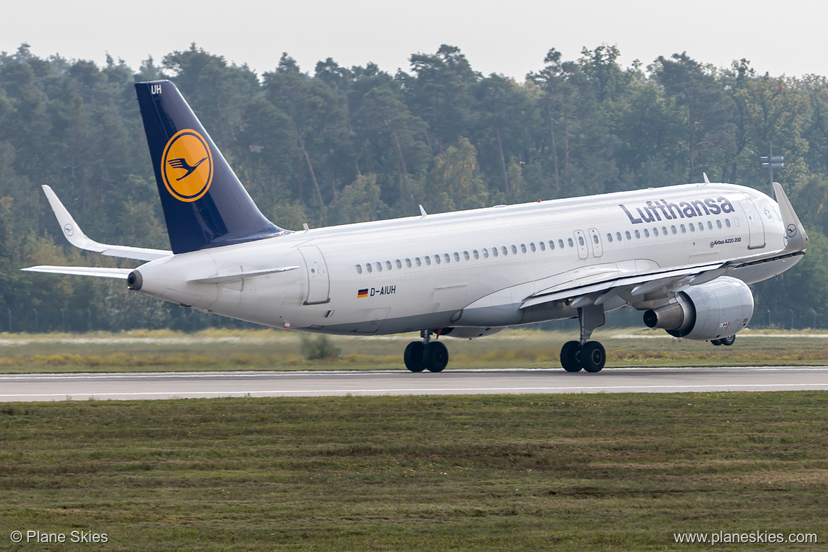 Lufthansa Airbus A320-200 D-AIUH at Frankfurt am Main International Airport (EDDF/FRA)