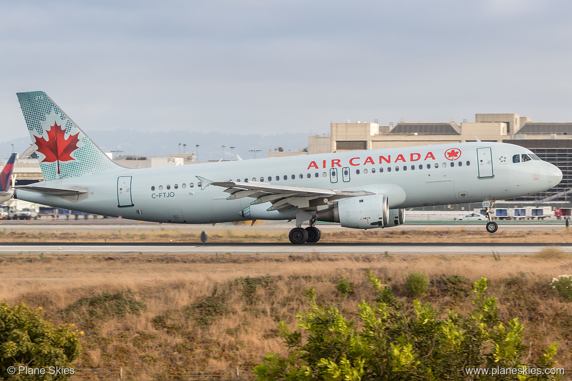 Air Canada Airbus A320-200 C-FTJO at Los Angeles International Airport (KLAX/LAX)