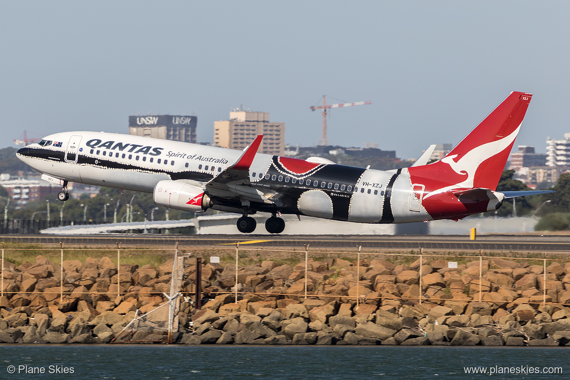 Qantas Boeing 737-800 VH-XZJ at Sydney Kingsford Smith International Airport (YSSY/SYD)