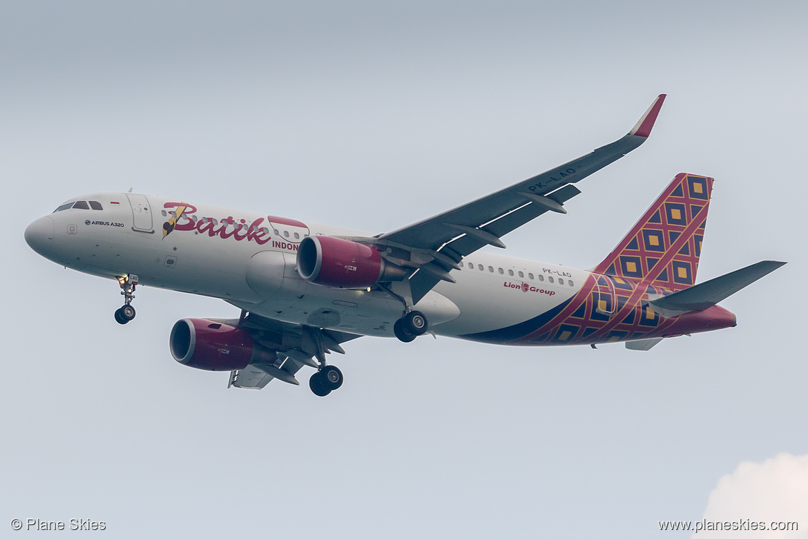 Batik Air Airbus A320-200 PK-LAO at Singapore Changi Airport (WSSS/SIN)