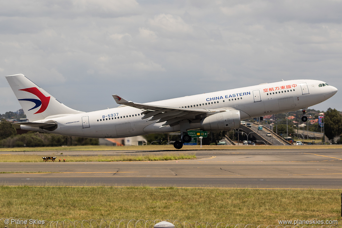 China Eastern Airlines Airbus A330-200 B-5937 at Sydney Kingsford Smith International Airport (YSSY/SYD)