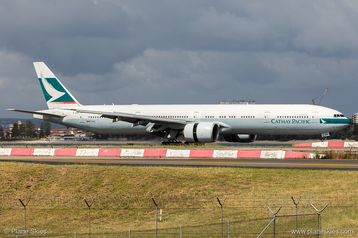 Cathay Pacific Boeing 777-300ER B-HNR at Sydney Kingsford Smith International Airport (YSSY/SYD)