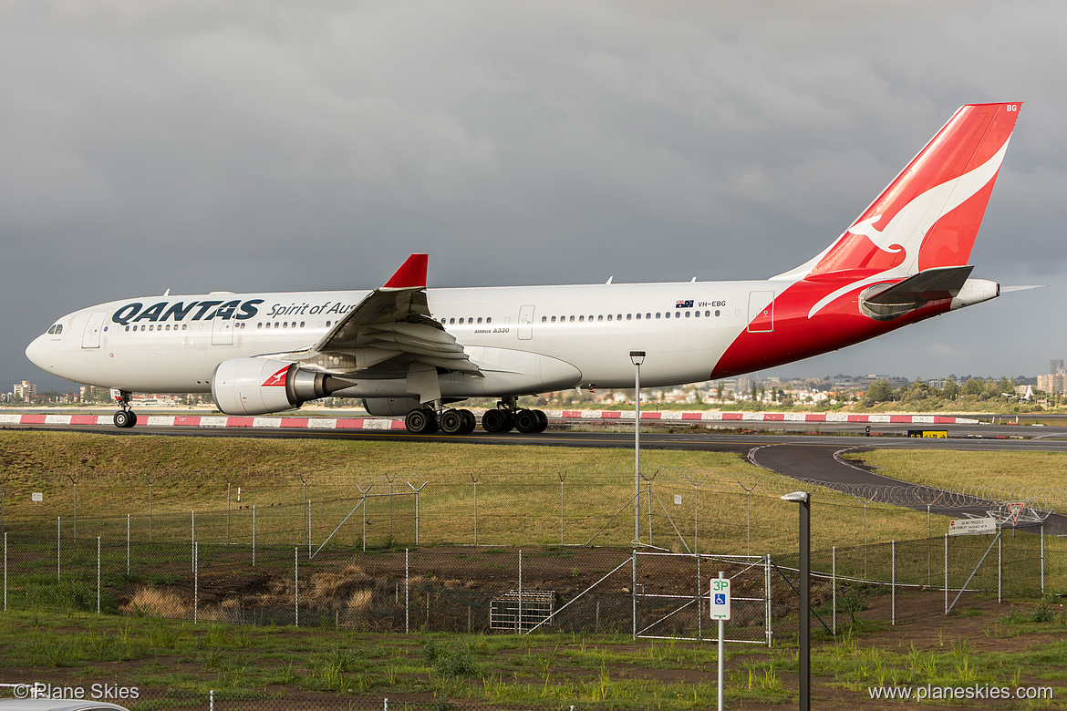 Qantas Airbus A330-200 VH-EBG at Sydney Kingsford Smith International Airport (YSSY/SYD)