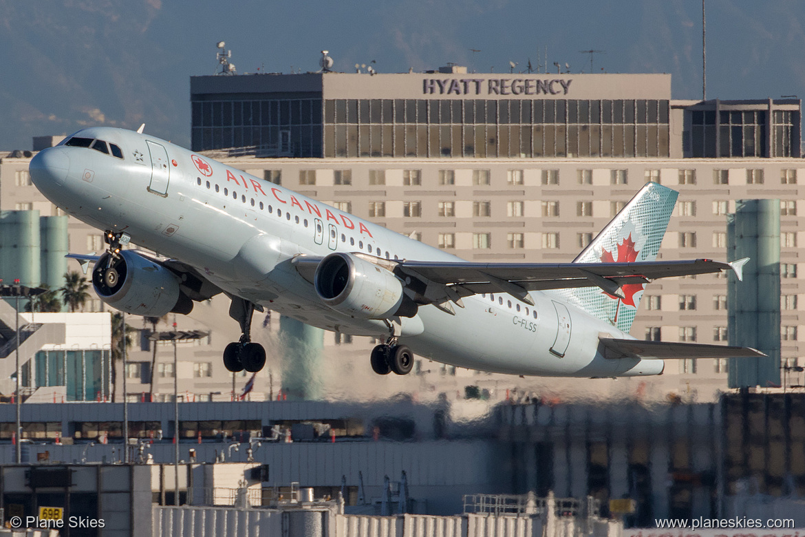 Air Canada Airbus A320-200 C-FLSS at Los Angeles International Airport (KLAX/LAX)