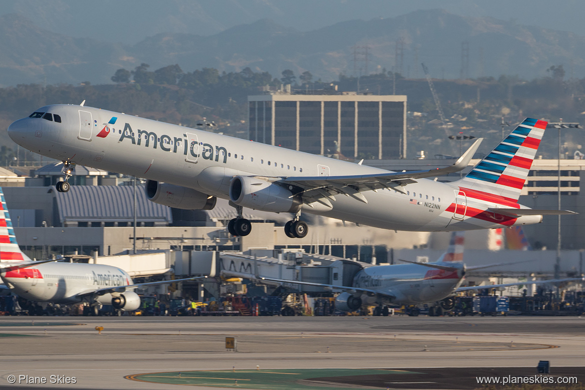 American Airlines Airbus A321-200 N122NN at Los Angeles International Airport (KLAX/LAX)