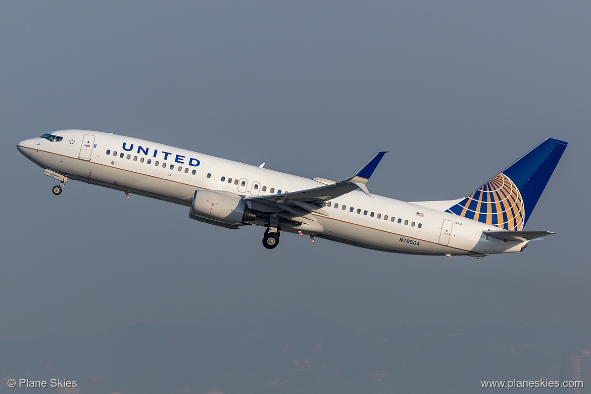 United Airlines Boeing 737-800 N76504 at Los Angeles International Airport (KLAX/LAX)