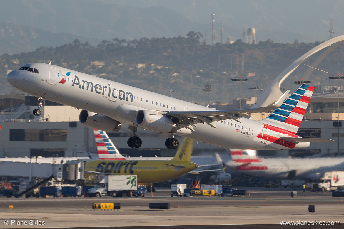 American Airlines Airbus A321-200 N986AN at Los Angeles International Airport (KLAX/LAX)