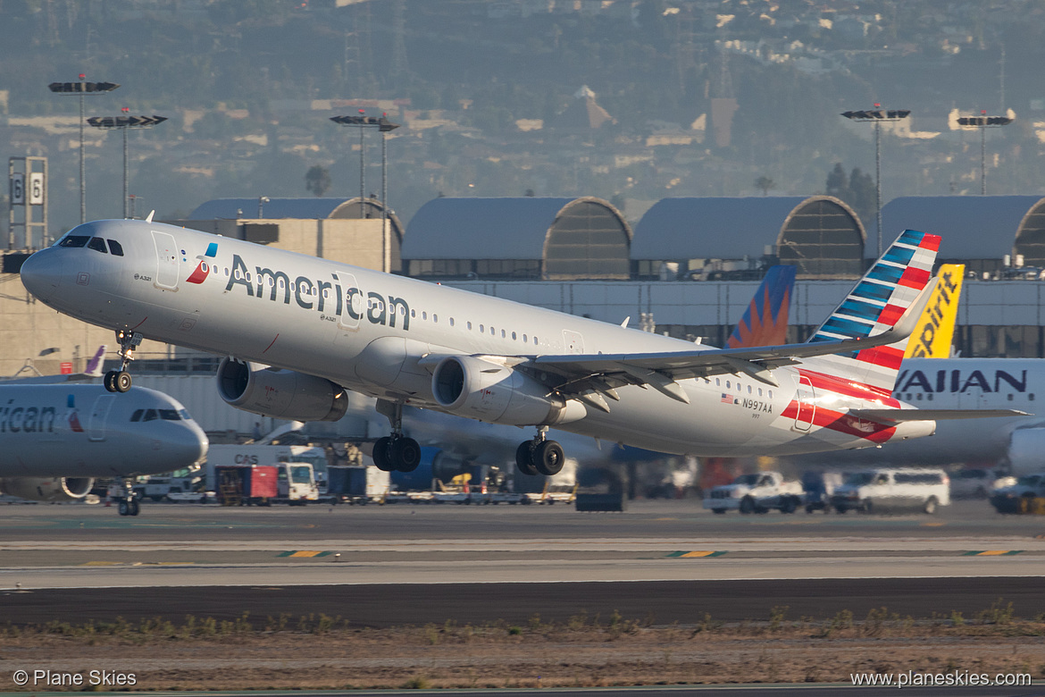 American Airlines Airbus A321-200 N997AA at Los Angeles International Airport (KLAX/LAX)