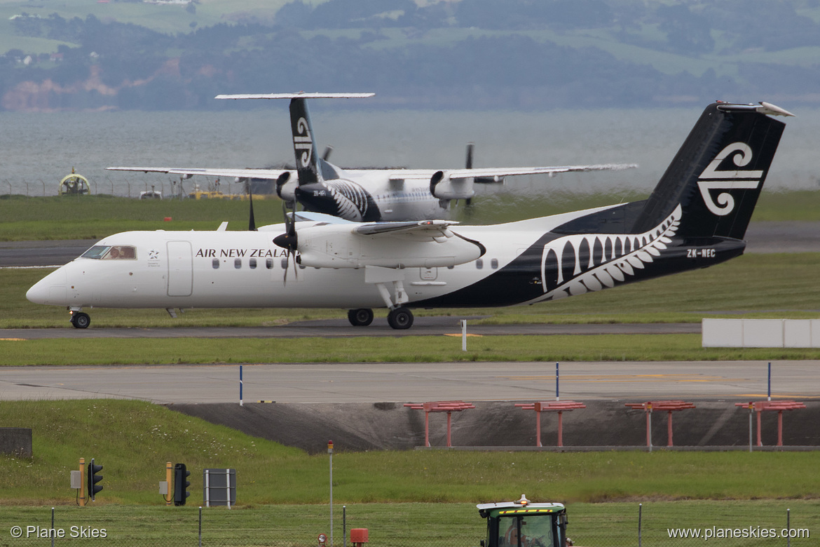 Air Nelson DHC Dash-8-300 ZK-NEC at Auckland International Airport (NZAA/AKL)